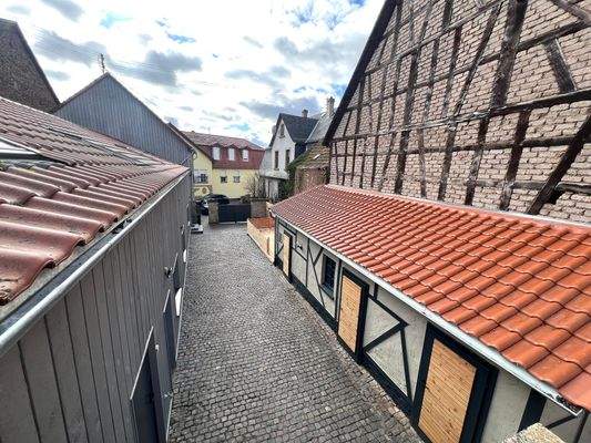 Innenhof mit Nebengebäude