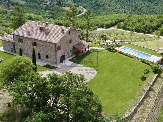 12 Hektar grosser Landsitz mit Panoramaausblick, Pool in Val di Chiana