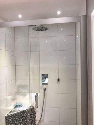 große Glasdusche