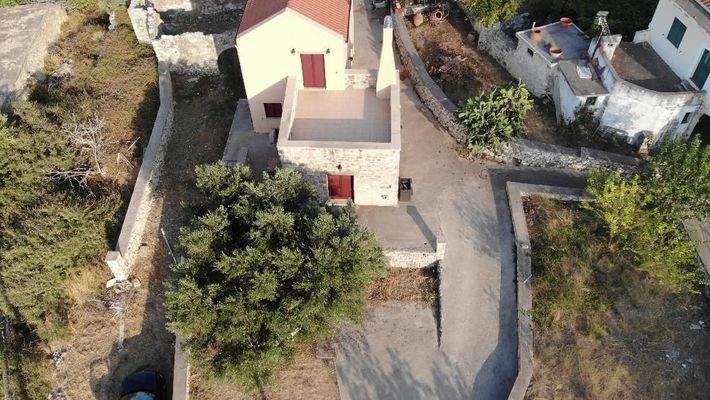 Kreta, Patima: Zweistöckiges Haus mit Berg- und Meerblick sowie zusätzlicher Ausbaumöglichkeit zu verkaufen