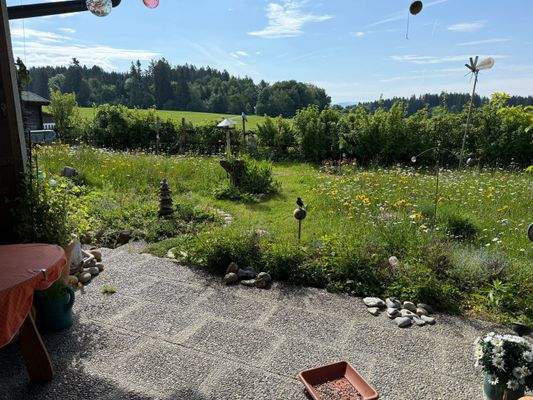 Terrasse mit Garten