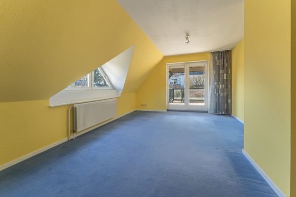 Kinderzimmer 3  mit Balkonzugang im Obergeschoss