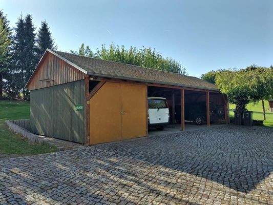 Carport und Garage
