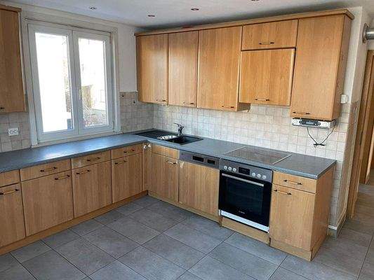 Esszimmer/Küche mit Einbauküche