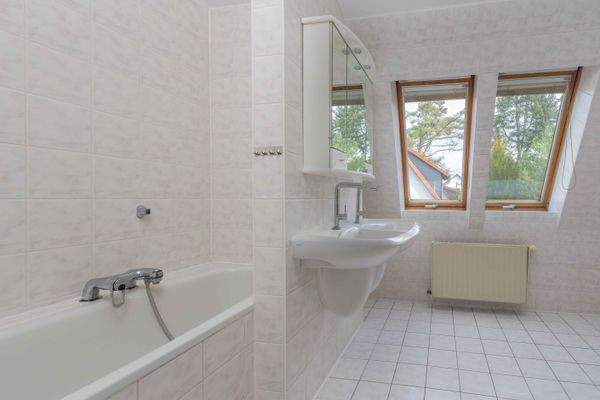 Badezimmer im Dachgeschoss