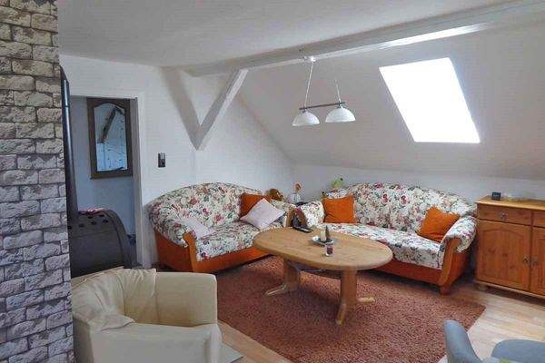 Blick ins Wohnzimmer (DG)