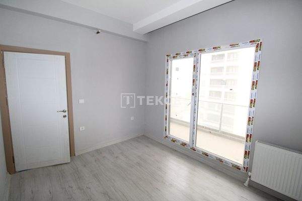 1 Bedroom Apartment in a Complex in İstanbul, Esenyurt