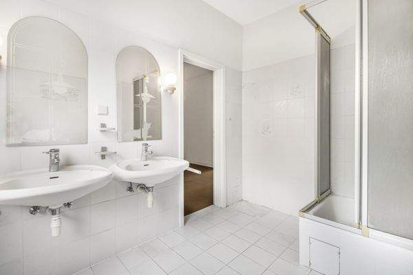 Badezimmer im Erdgeschoss