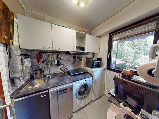 Küche mir Waschmaschine und Spühlmaschine