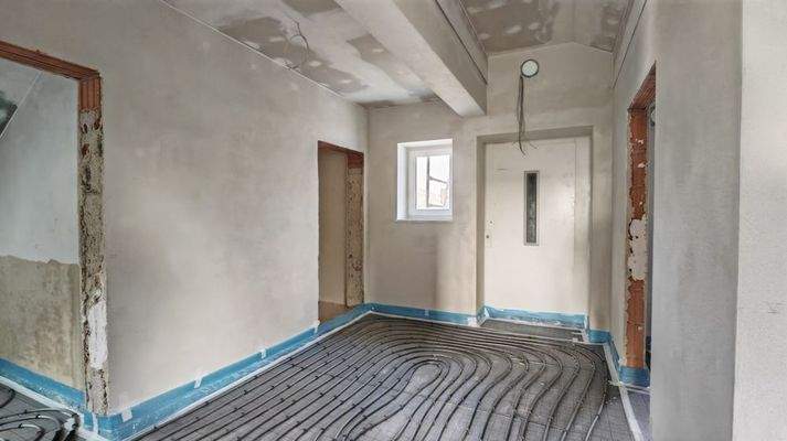 Dachgeschoss mit Lift bis zur Wohnung