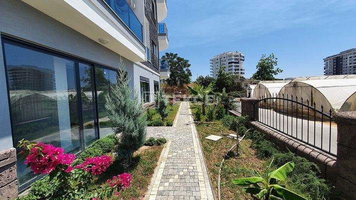 Ready-to-move Apartments with Sea and City Views in Alanya Mahmutlar