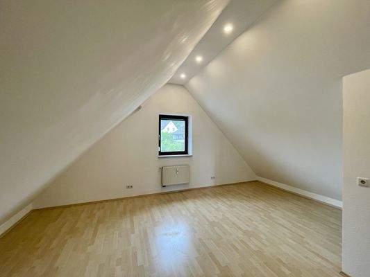 Spitzdachraum im OG