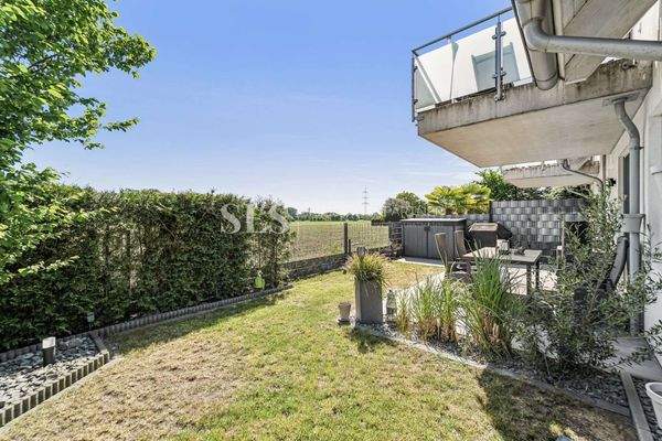 Terrasse und Garten WE1