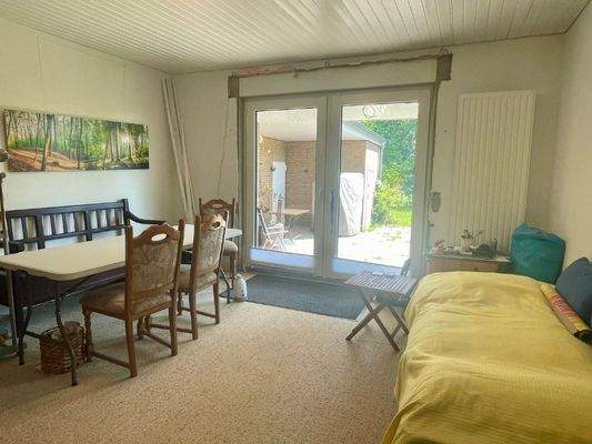 Schlafzimmer 2 im Erdgeschoss mit Terrassenzugang