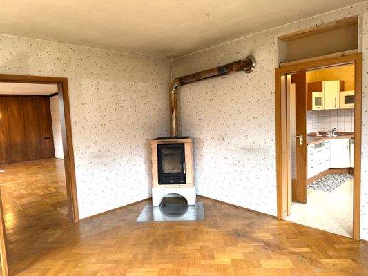 Esszimmer mit Ofenanschluss