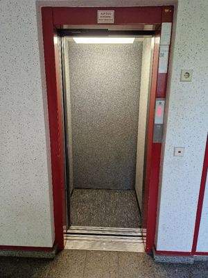Fahrstuhl.jpg