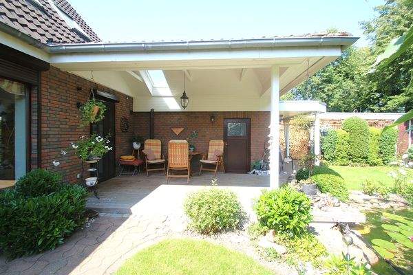 Zwei der drei überdachte Terrassen