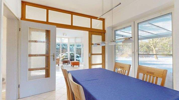 Küche mit Essbereich