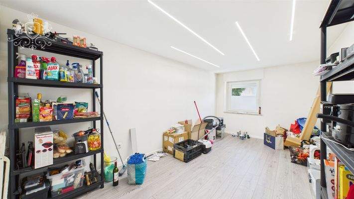 CAM01984G0-PR0474-STILL012