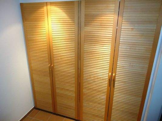 hochwertiger Einbauschrank Keller mit Regalen