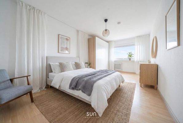 Geräumiges Schlafzimmer (Beispieleinrichtung)