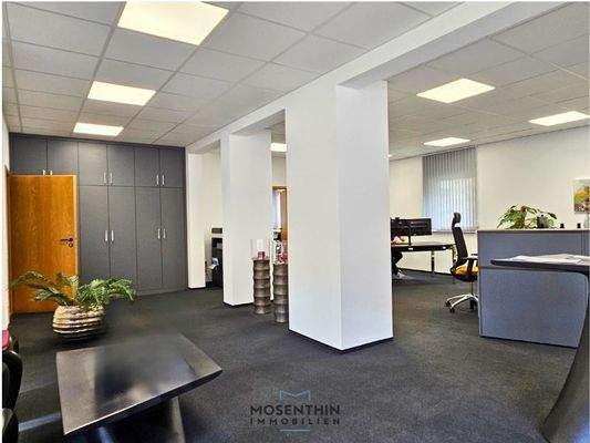 Büro im EG
