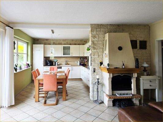 Wohn-Küche-Essbereich i. Erdgeschoss