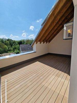 teilweise überdache Loggia