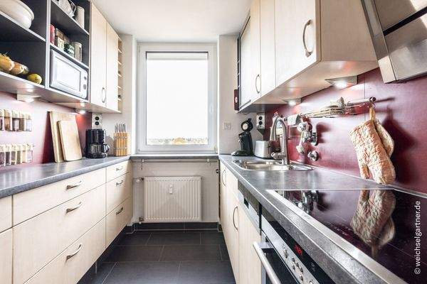 Küche mit Einbauküche