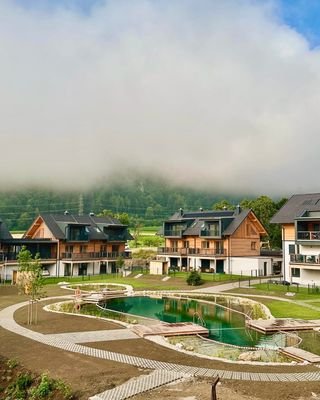 Blick auf die Holzbauanlage