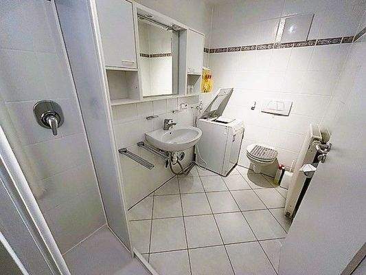 Bad mit Waschmaschine.jpg