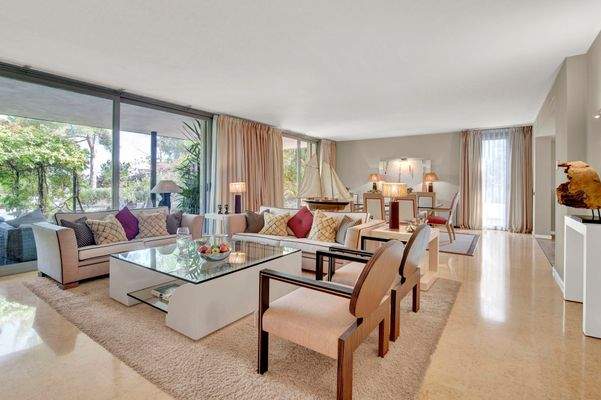 Lichtdurchflütendes Wohnzimmer Villa Sol de Mallorca