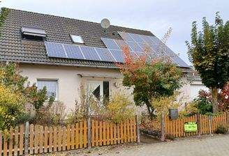 Strassensicht zum Haus.jpg