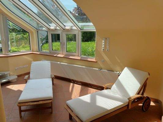 9021PE-19 Ruhebereich Schwimmbad