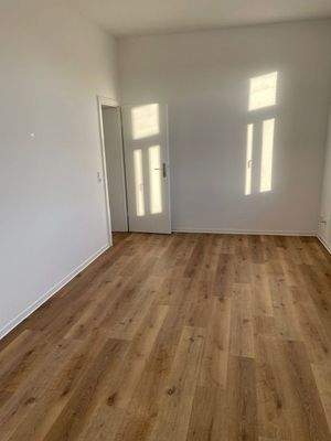 Schlafzimmer Blick vom Bad