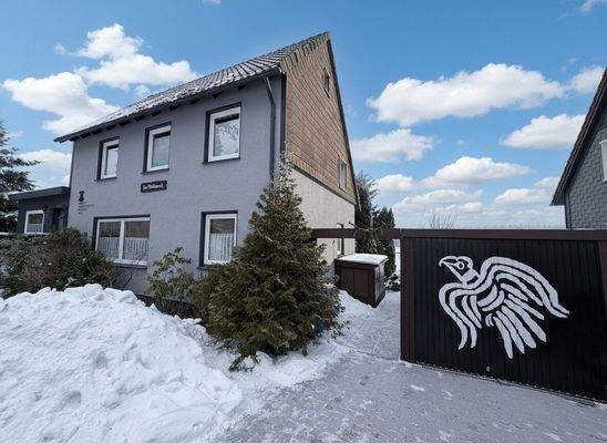 Ansicht Haus mit garage