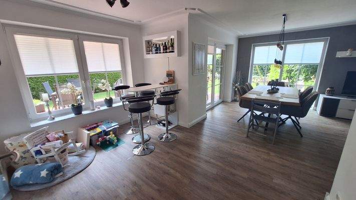 EG - Wohn- und Esszimmer 123405.jpg