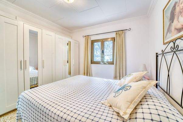 Zweites Doppelschlafzimmer mit Einbauschränken