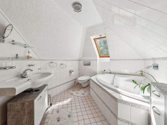 Badezimmer - Dachgeschoss