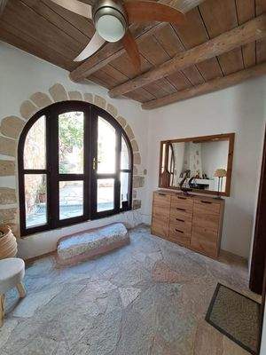 Kreta, Aspro: 3 Villen mit traditionellen Steinelementen und Bergblick zu verkaufen