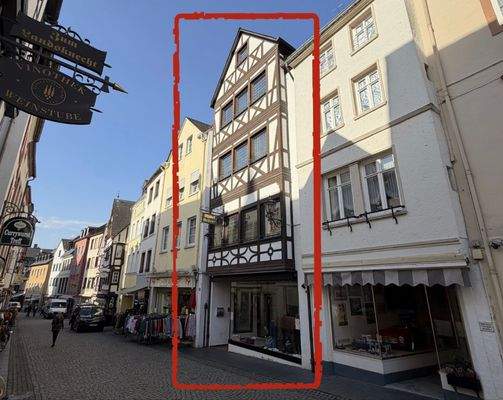 Frontansicht Fußgängerzone