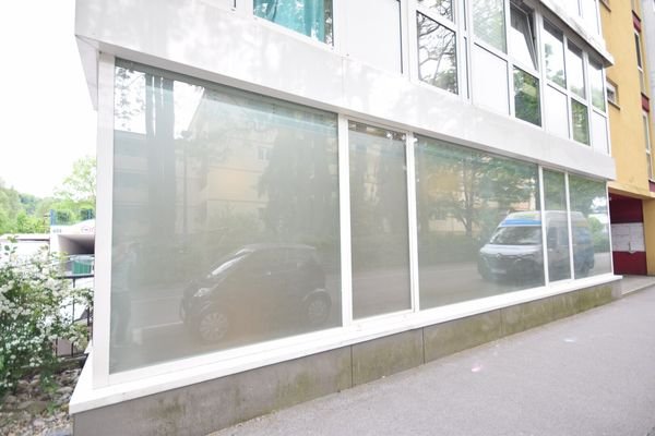 Ansicht - Einzigartiges Geschäftslokal/Büro mit Schaufenster und PKW-Stellplatz nähe Bahnhof Miete Schallmoos Salzburg