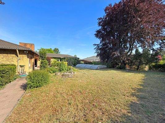 Großzügiger Garten