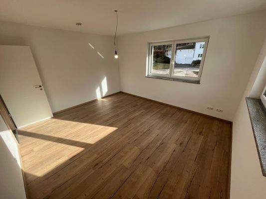 Schlafzimmer 1 (2)