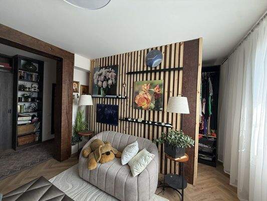 Schlafzimmer mit Ankleidezimmer OG links