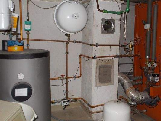 Heizung mit Warmwasserbehälter