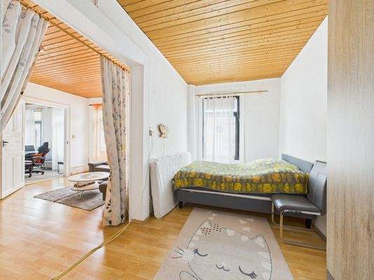 Schlafzimmer mit Wohnzimmer 1.OG WE2