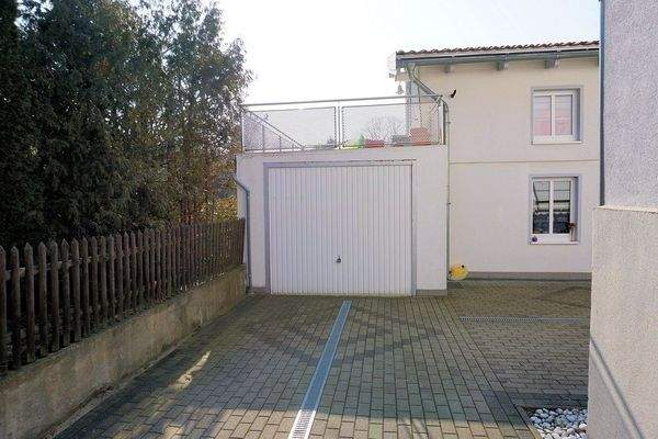 Zufahrt Garage