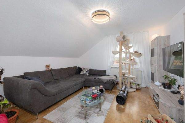 Wohnzimmer DG 2-Zi.-Whg. rechts