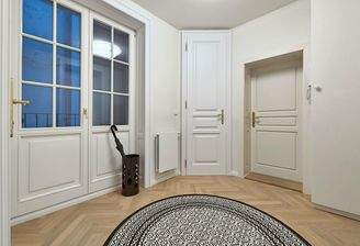 Vorraum mit Balkonzugang